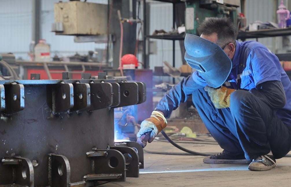 Steel frame construction for sightseeing vehicles
