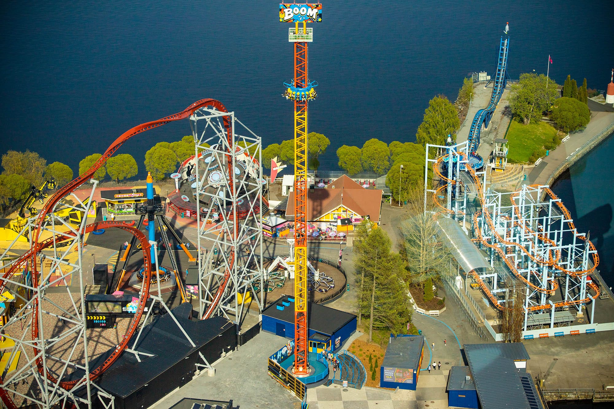 Sky Tower 39 seaside installation - towering drop ride