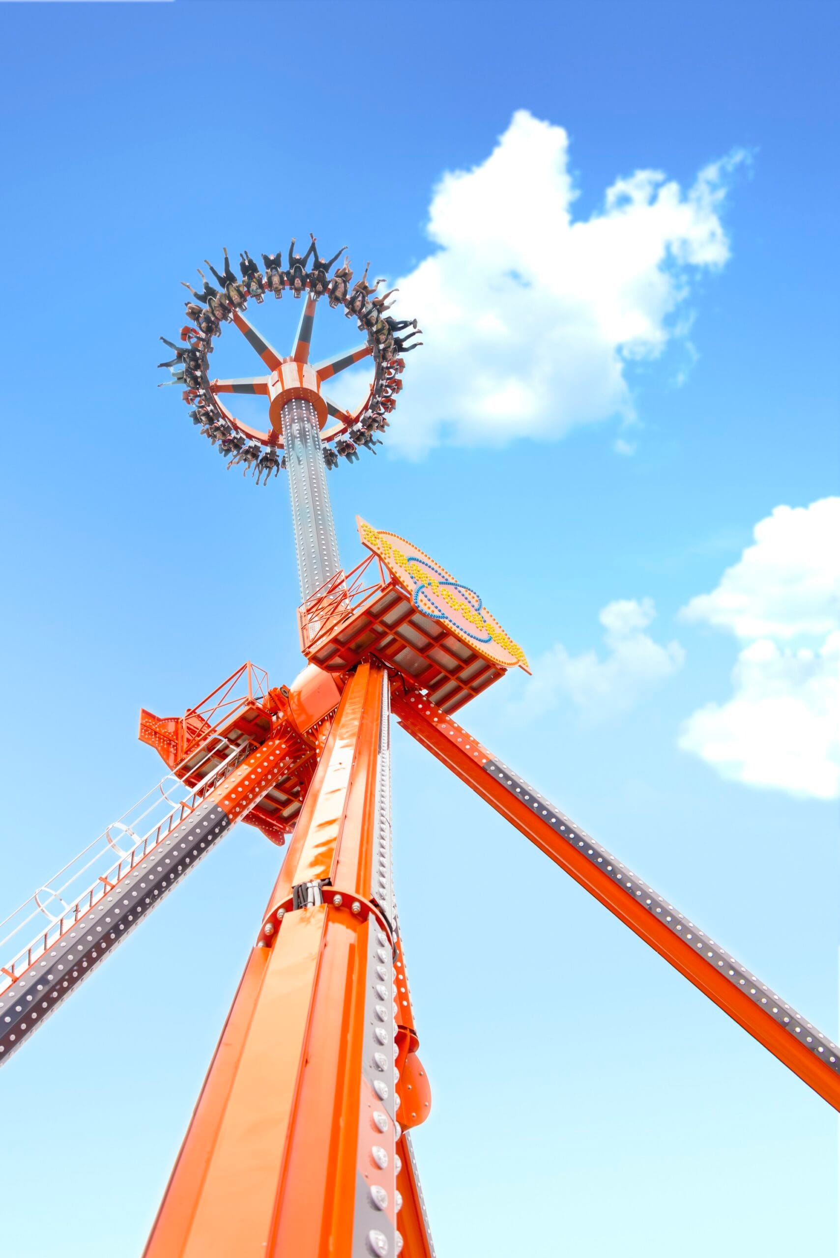 Discovery Revolution 30 | 360° Pendulum Ride for Sale | JHRides Discovery Revolution 30 - outward-facing circular gondola