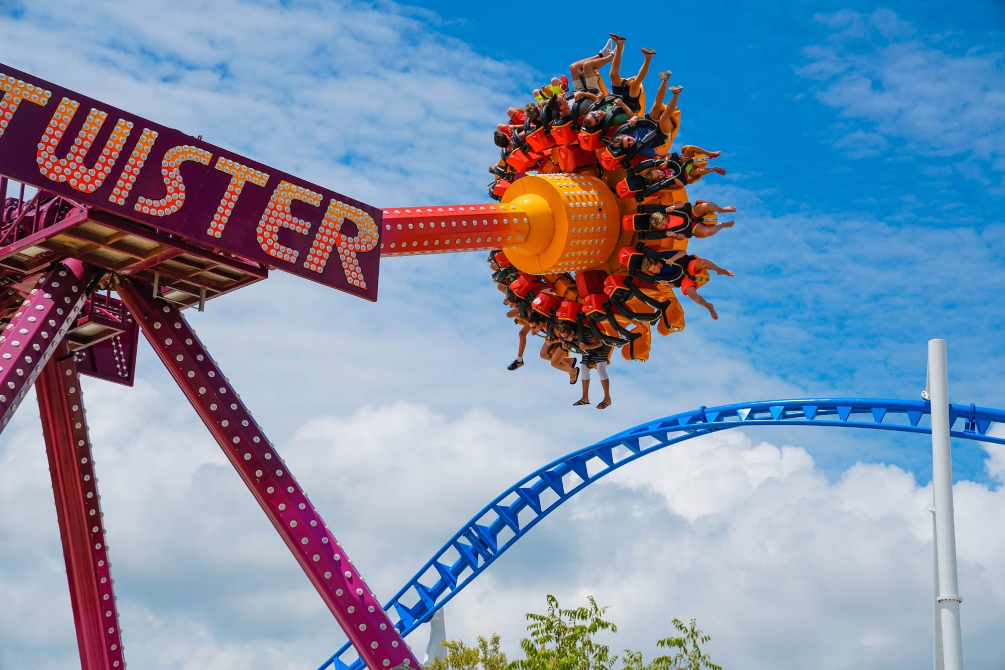 Giant Discovery 40 | Large Pendulum Swing Ride for Sale | JHRides Giant Discovery 40 full height view