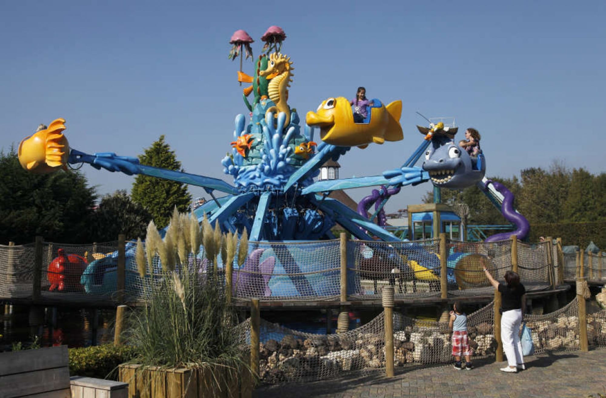 Ocean animal themed self-control plane side view