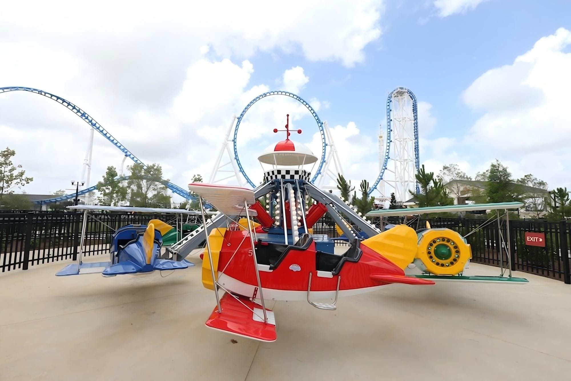 Self Control Plane Amusement Ride Manufacturer & Supplier Red white blue vintage biplane self-control plane outdoor
