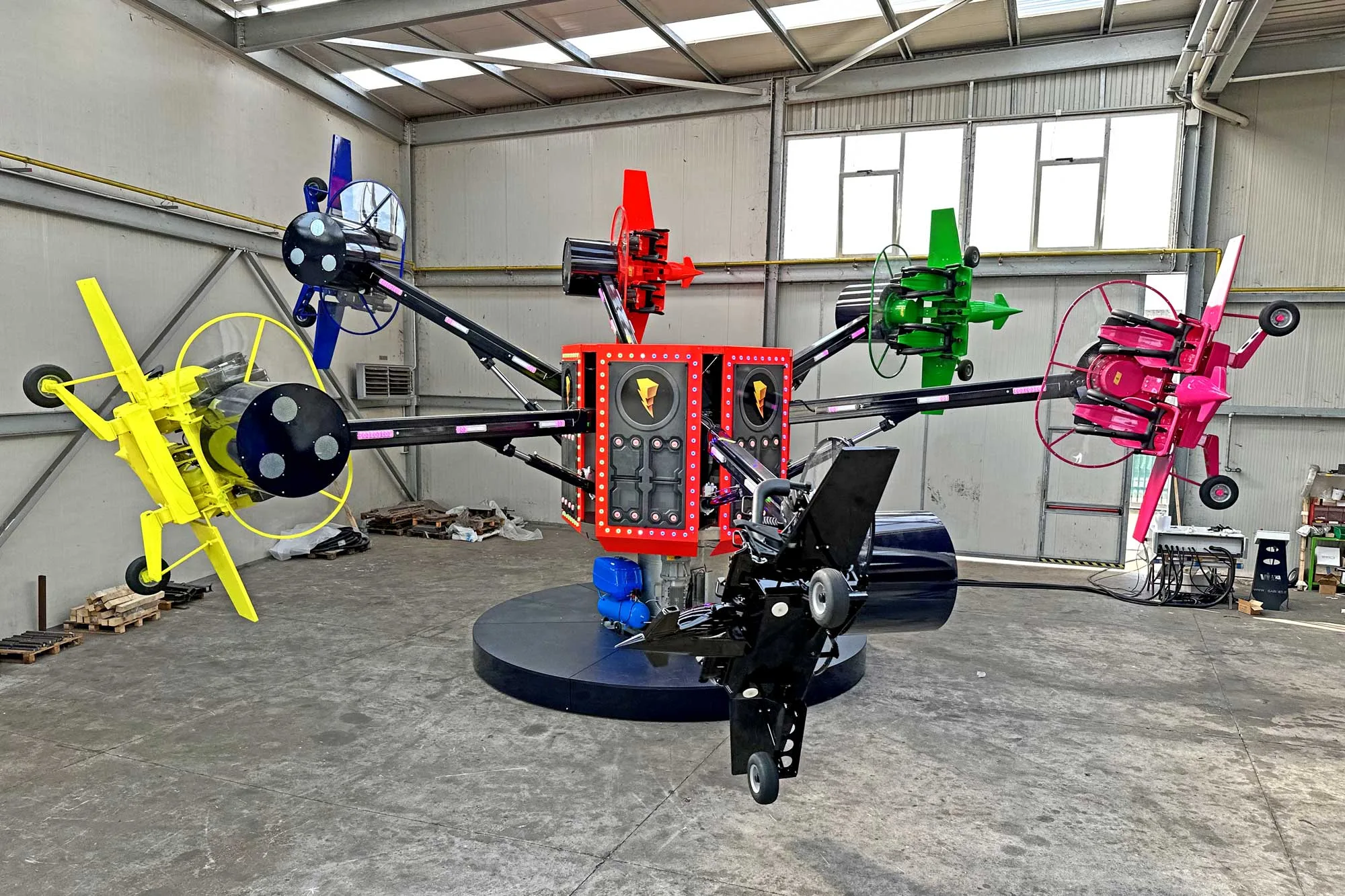 Interactive Plane Ride for sale – full view of the rotating stunt plane structure