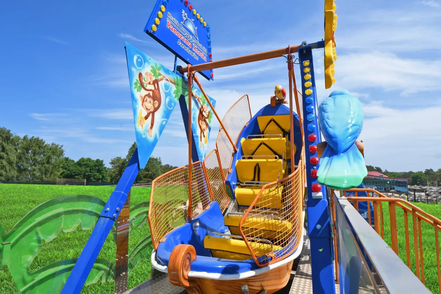 Mini pirate ship ride full installation view - compact kids amusement equipment