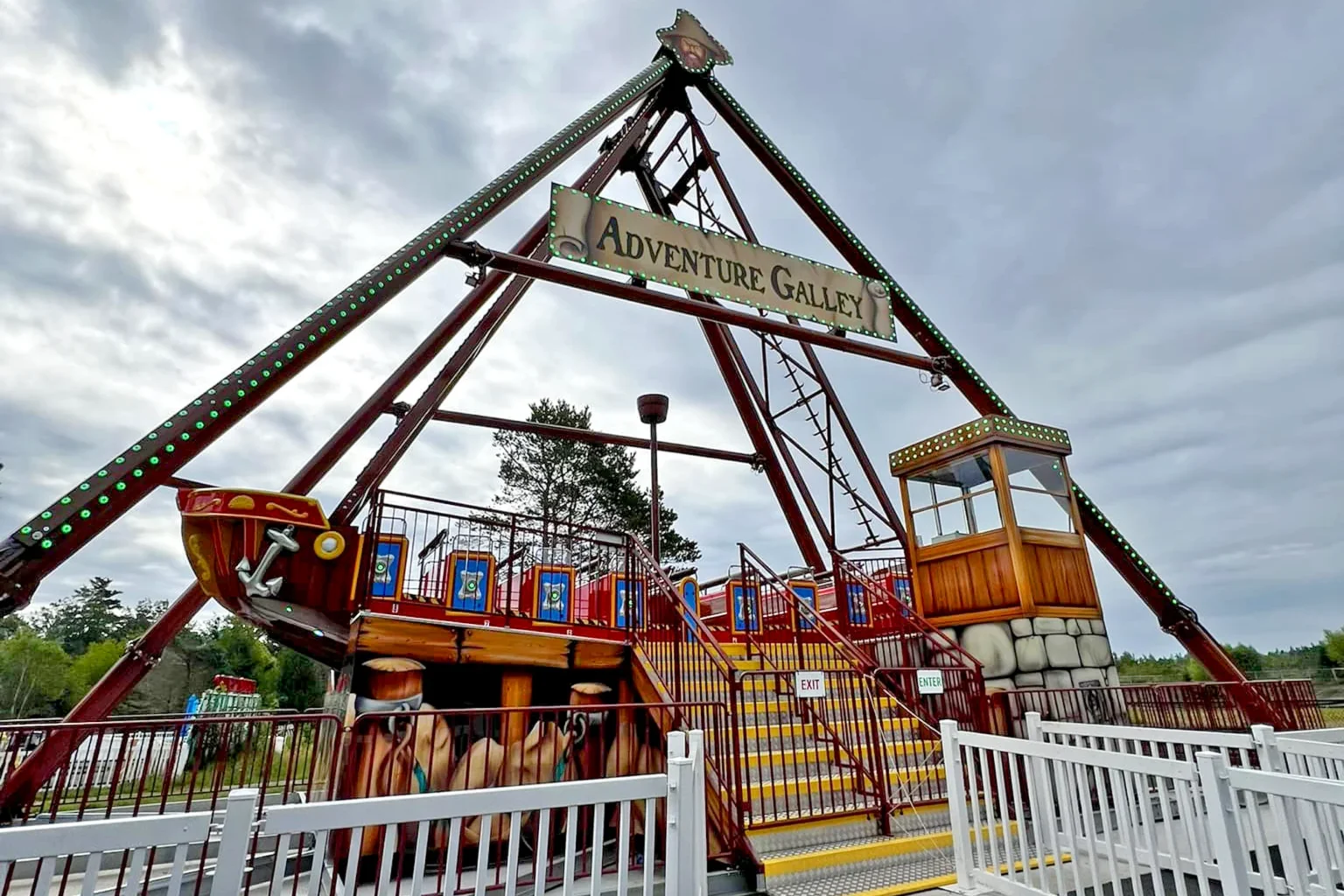 32-seat pirate ship ride full installation view - large amusement equipment