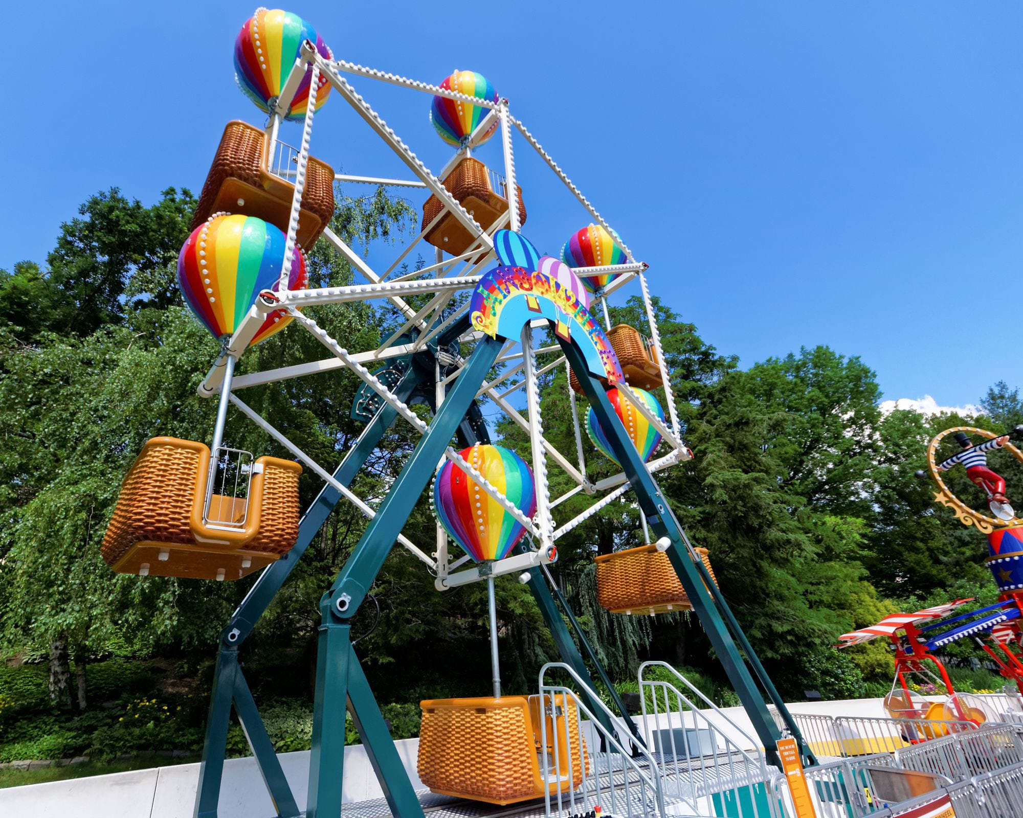Small Ferris Wheel Fiesta Balloon - children's observation wheel with hot air balloon theming