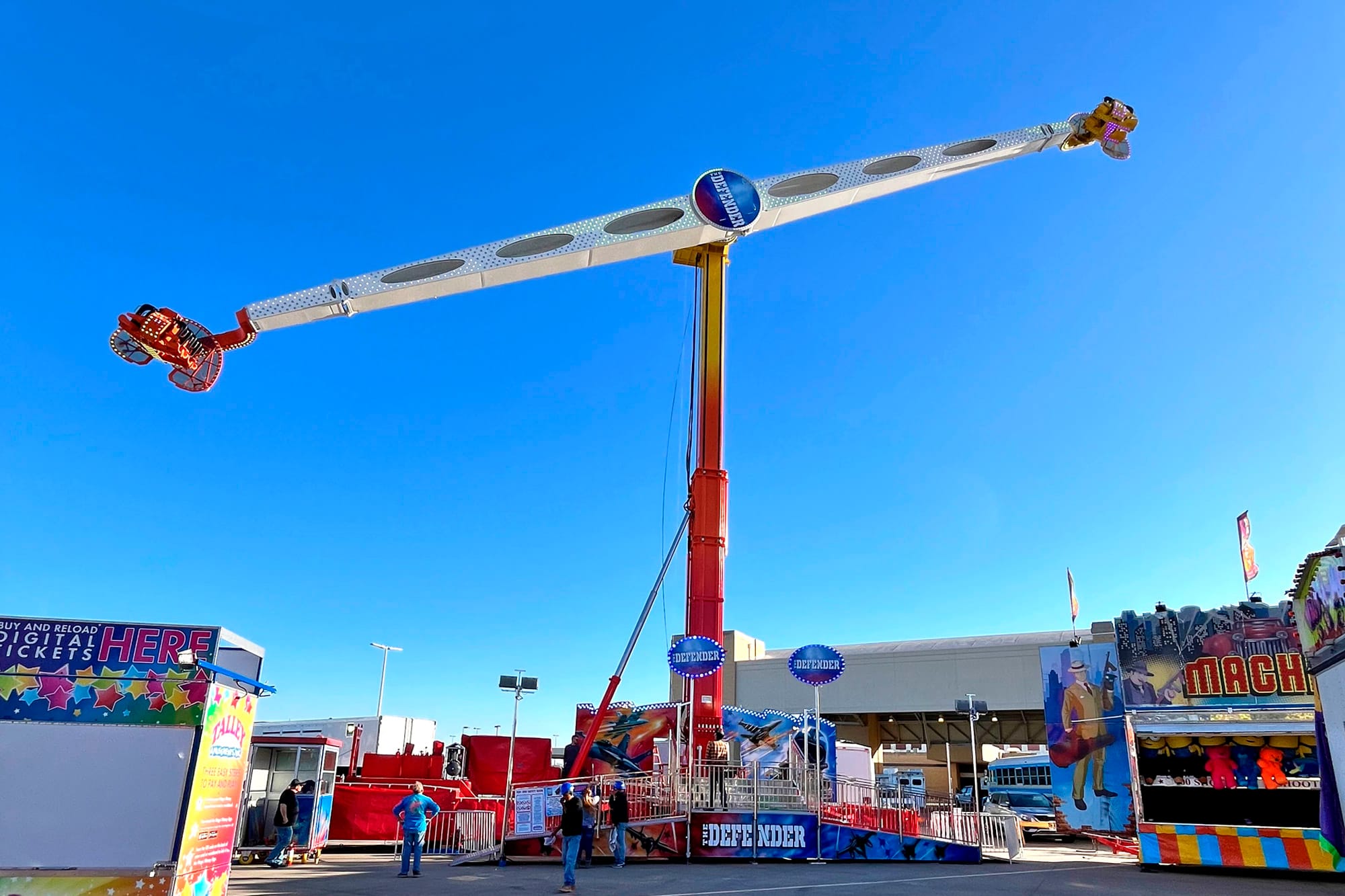 Crazy Booster 40/8 – full view of the ride structure