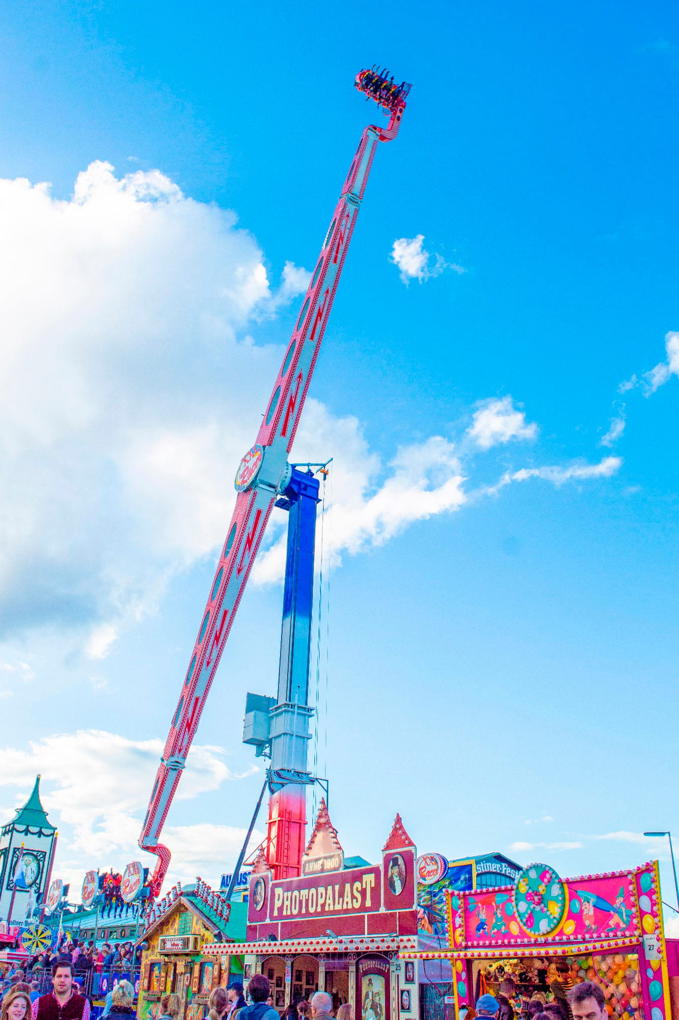 Crazy Booster Maxxx 50/16 – 16-seater scream thrill ride