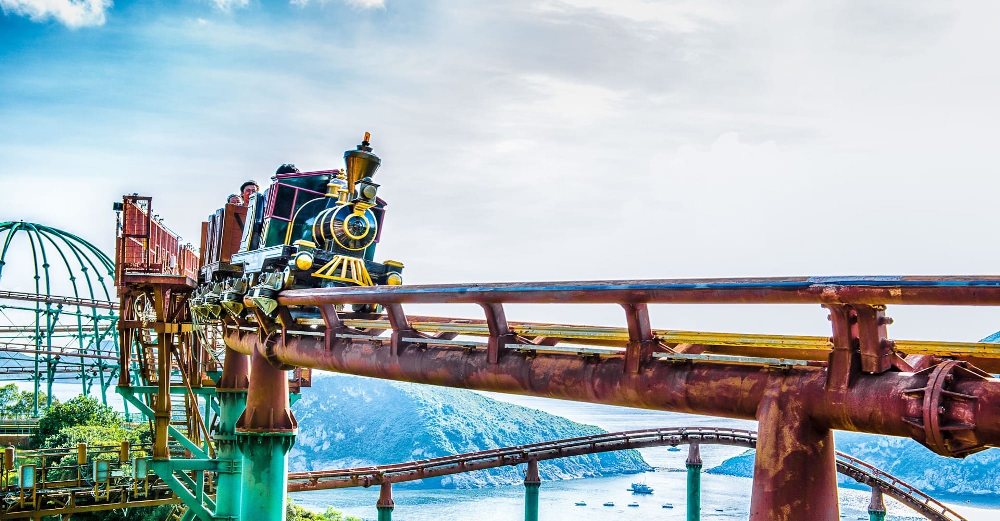 Family Thrill Coaster - classic steel coaster with double helix element