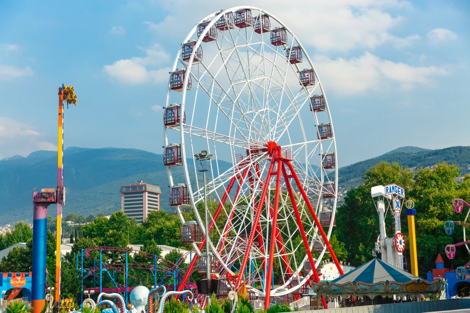 40M Ferris Wheel for sale - 156-seat observation wheel for large amusement parks