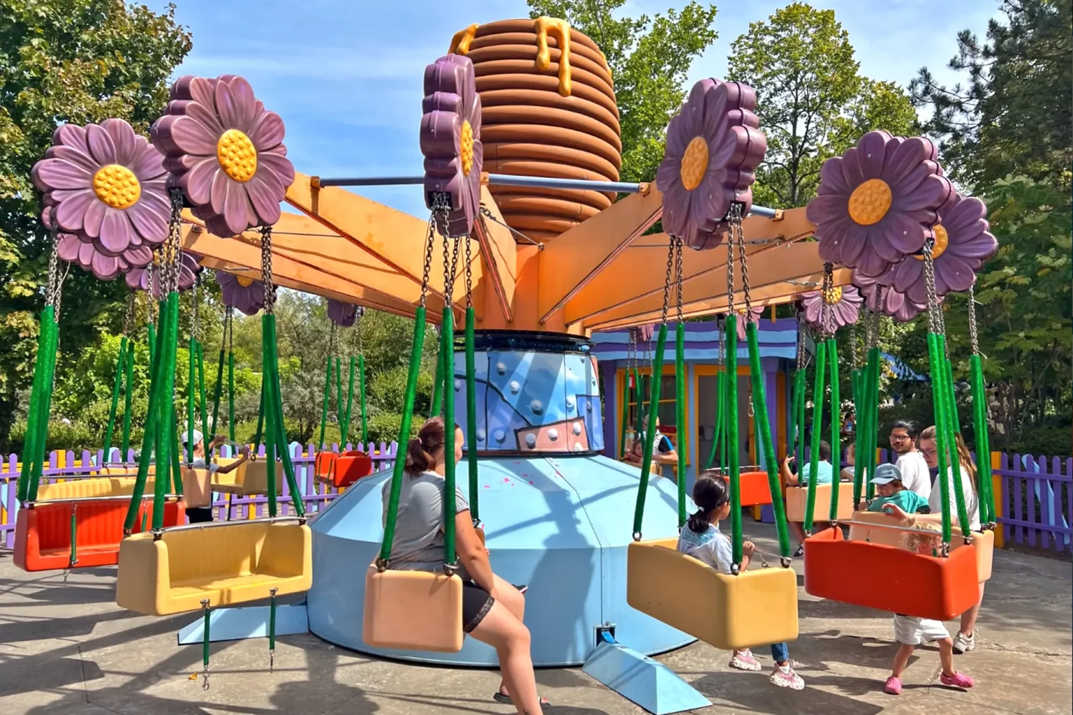 Kids Bee Swing Ride – 32 Seat Kiddie Flying Chair Ride Manufacturer