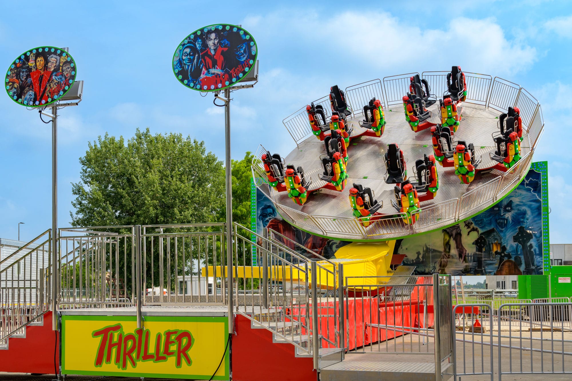 Techno Power rotating thrill ride for sale – passengers enjoying the ride