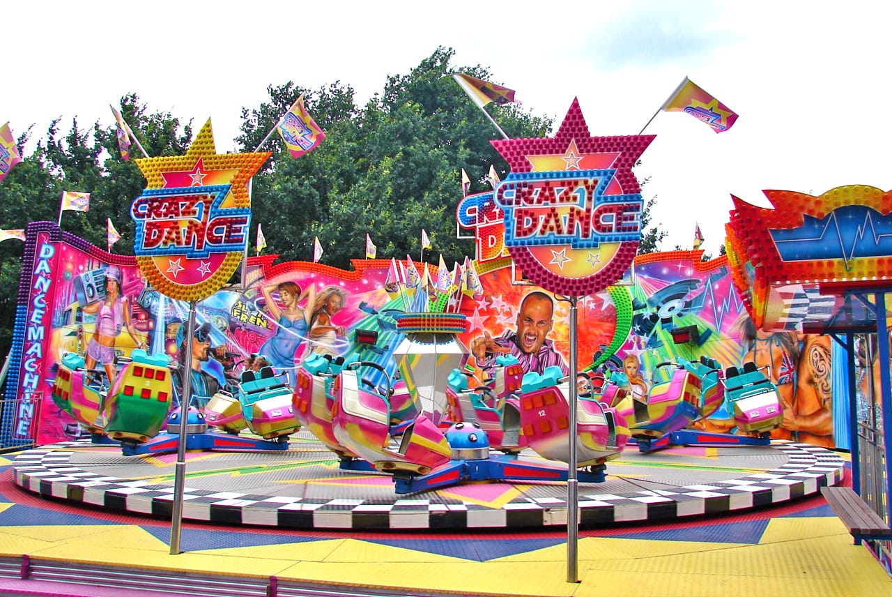 Magic Dance breakdance ride for sale – full view of the rotating platform structure