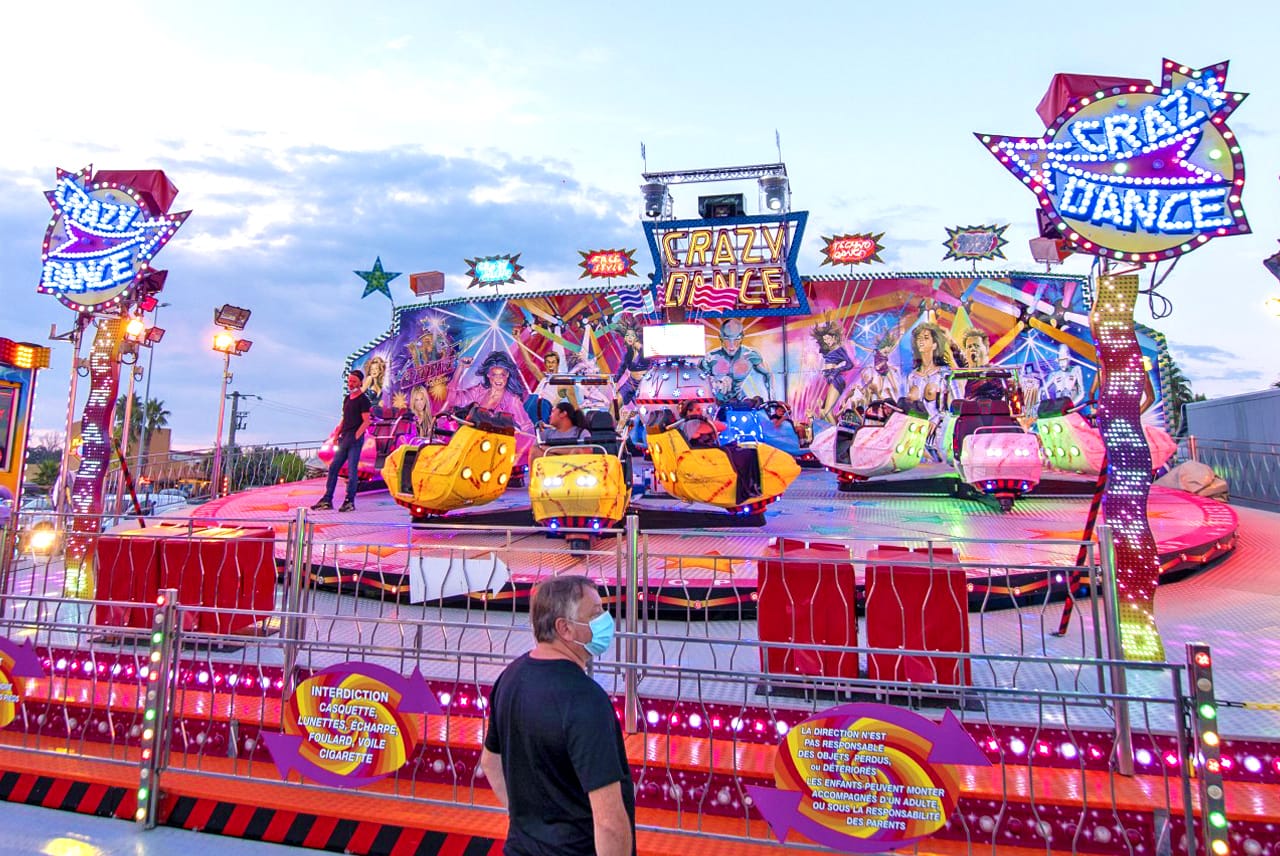 Breakdance ride for sale – Magic Dance rotating amusement ride in operation