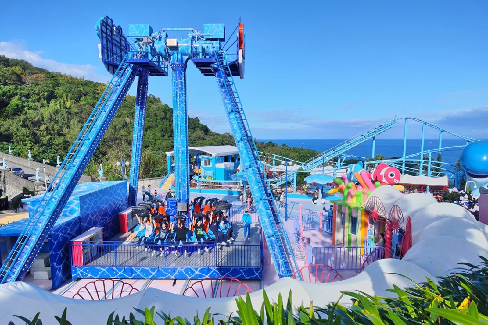 Everything You Need to Know About Pendulum Rides: Price, Care, and Worldwide Records Riders on a pendulum ride soaring high