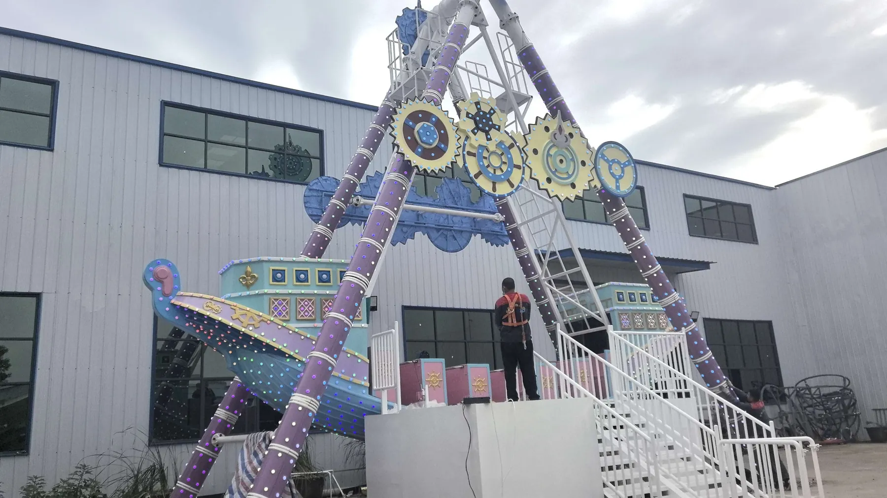 24-seat fiberglass pirate ship assembled at the JHRides factory in Kaifeng