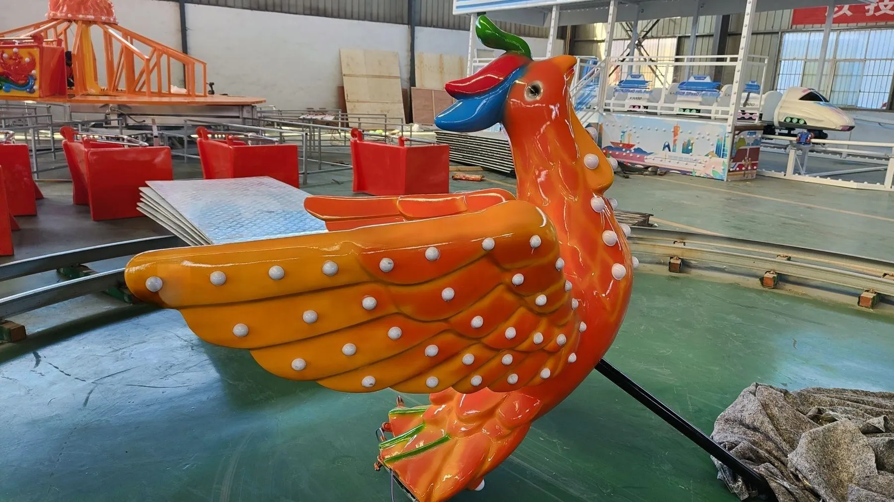 Fire Phoenix flying turntable ride - 24 seats, 3.2 m height